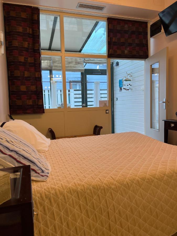 Hotel Le Manoir Aux Vaches Yvetot Exteriör bild